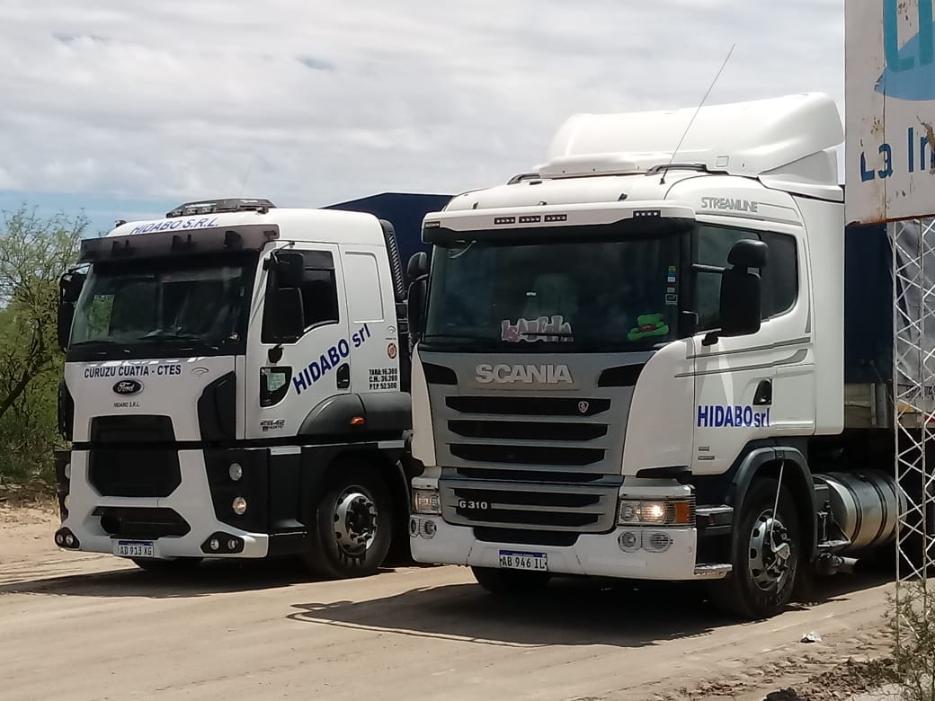 Flota de camiones Hidabo para logística y transporte